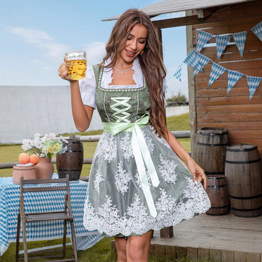 Dirndl verde con encaje floral y lazo satinado
