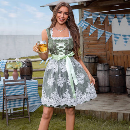 Dirndl verde con encaje floral y lazo satinado