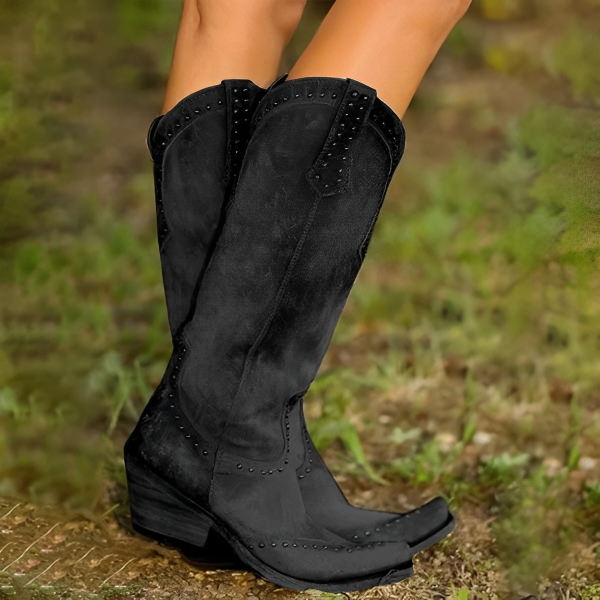 Botas cowboy marrones con detalles en relieve y acabado rústico