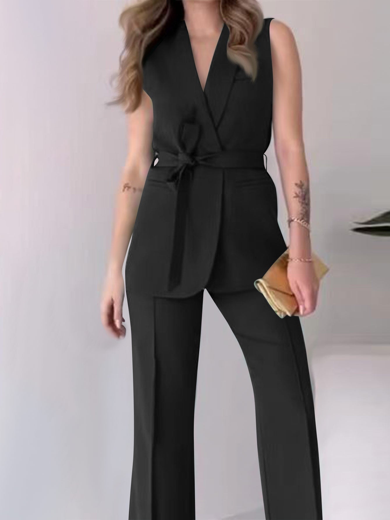 Elvira - Pantalón con cinturón y sin mangas