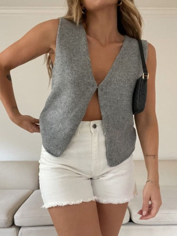 Macie | Top de punto con cuello de pico