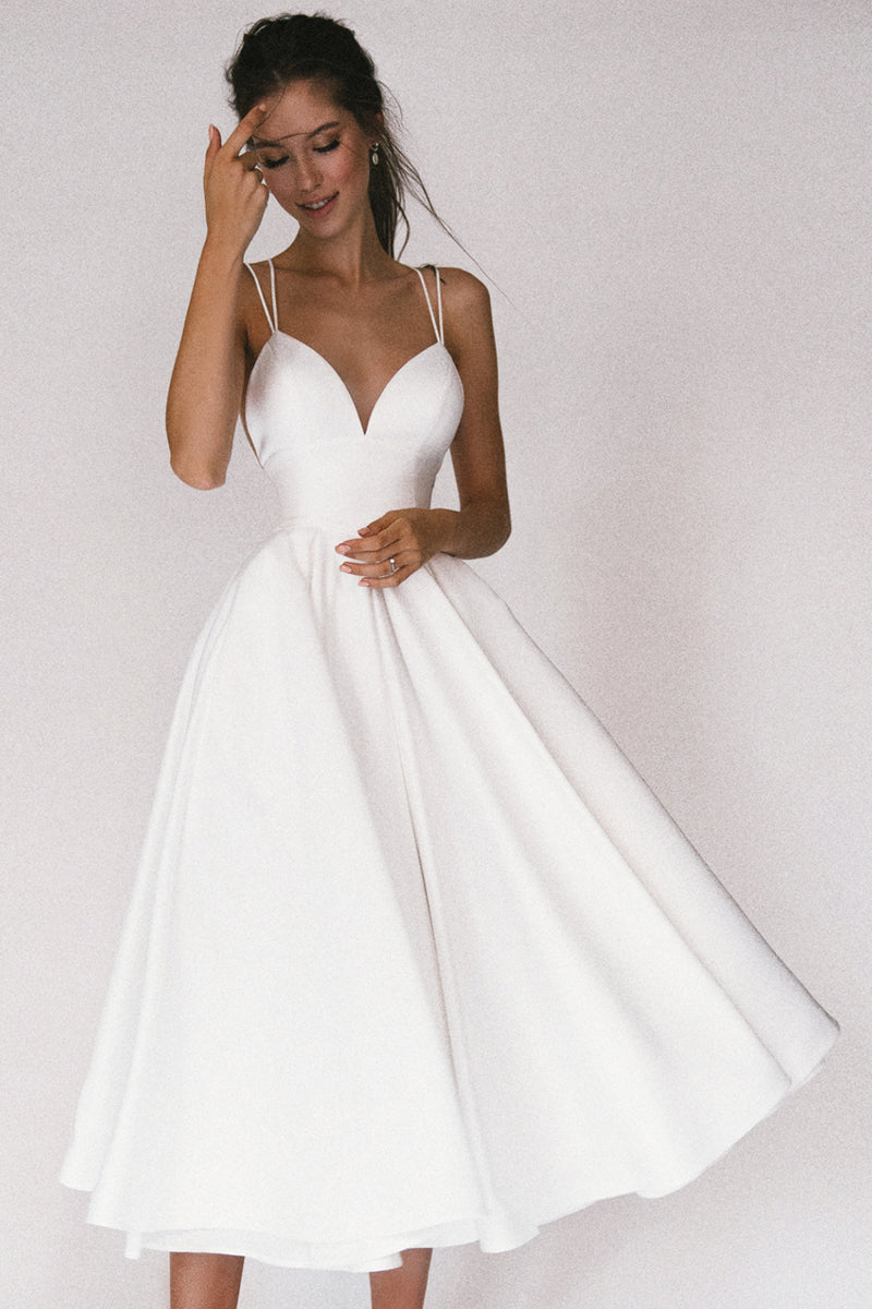 Jojie | Elegante vestido con escote en V y tirantes