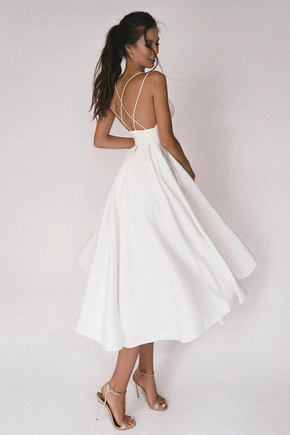 Jojie | Elegante vestido con escote en V y tirantes