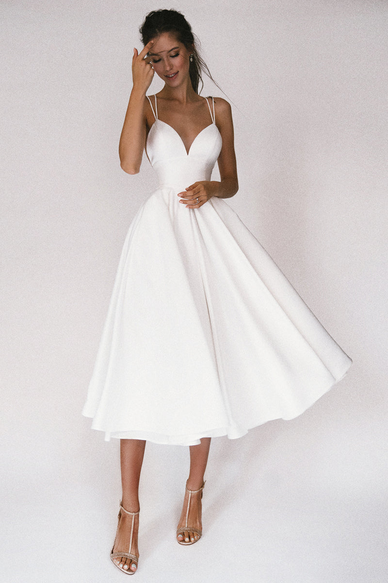 Jojie | Elegante vestido con escote en V y tirantes