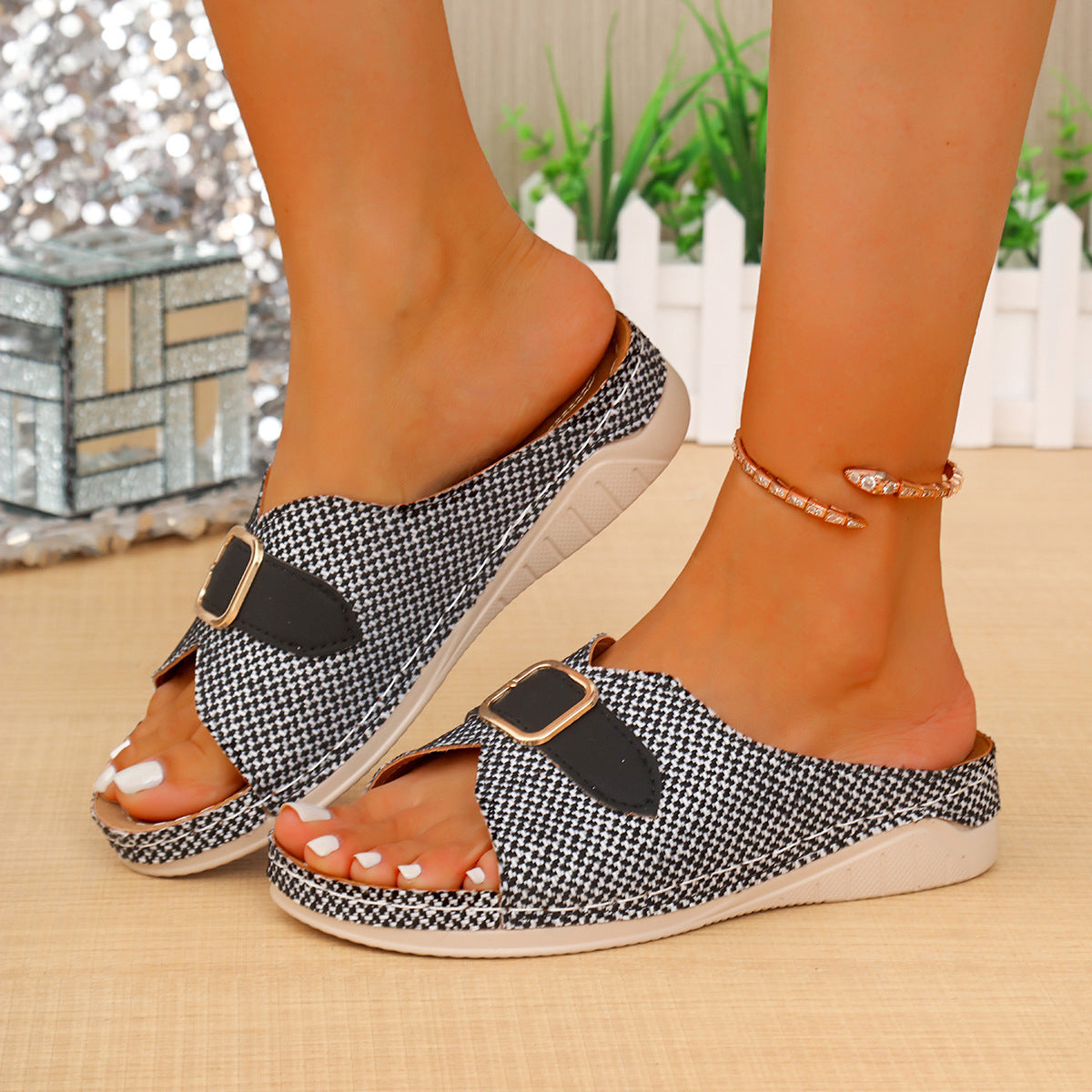 Ibiza – Sandalias planas con hebilla y textura tejida